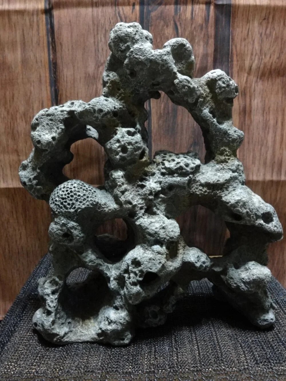 large resin rock for fish tank aquarium decor